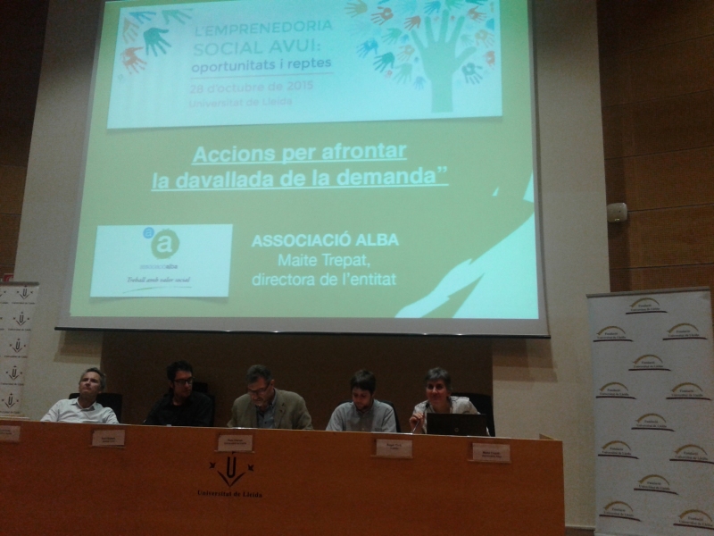 Imatge de la taula rodona amb empreses socials