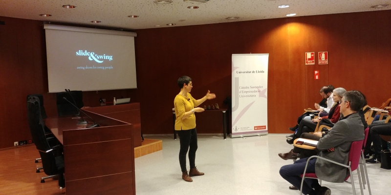 Conferència Slide&Swing, con Laura Barbao