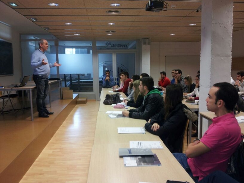 Josep M. Barrufet, director l'Innovació presenta el CEEILleida als alumnes Josep M. Barrufet, director l'Innovació