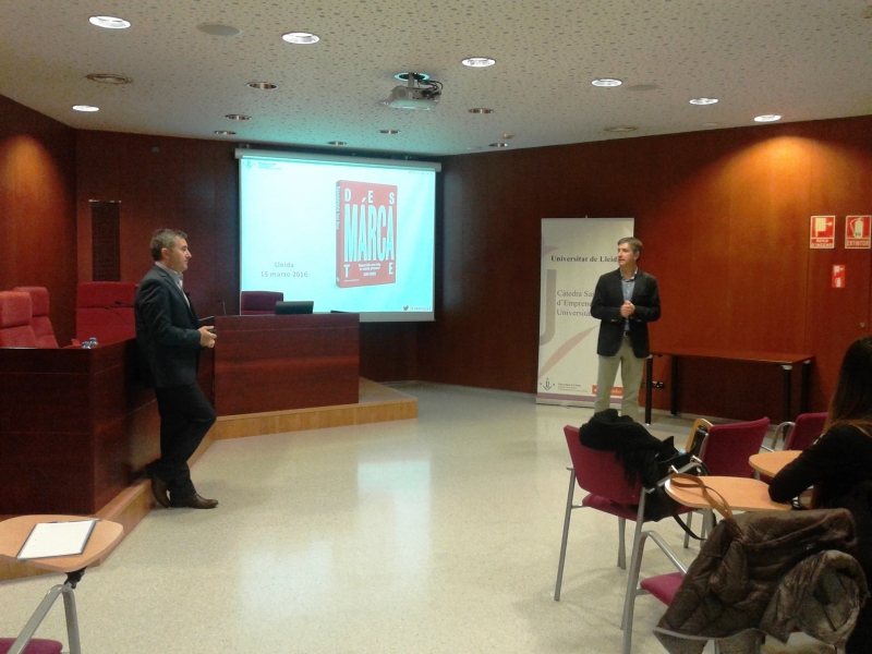 Presentació de Xavi Roca a càrrec de Ramon Saladrigues, director de la Càtedra